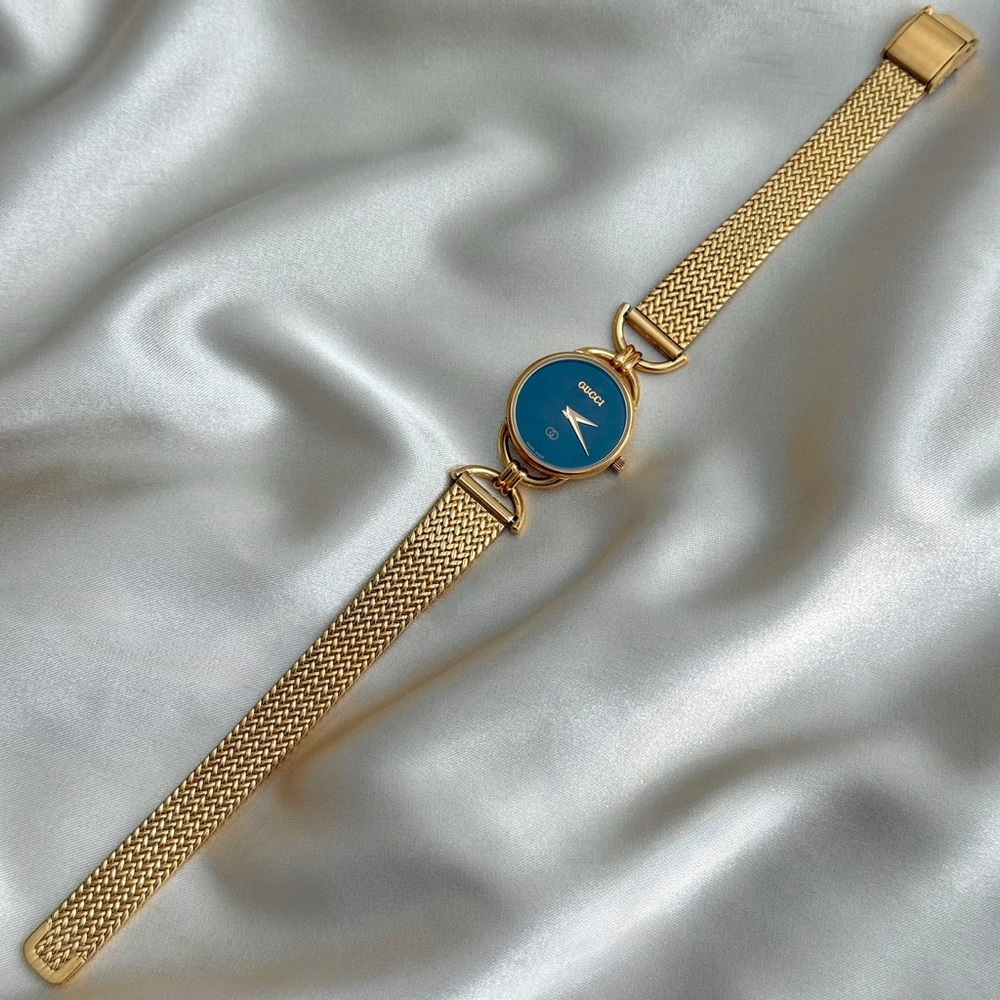 AUTHENTIC VINTAGE GUCCI GOLD WATCH - Picture 4 of 8